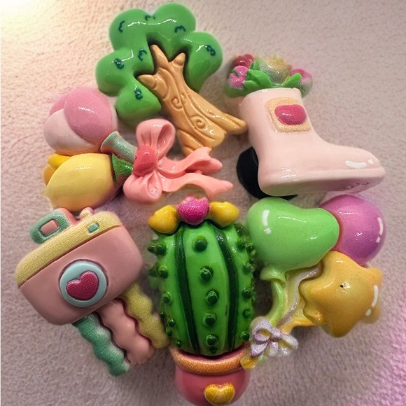 Desert Croc Charms - Picture 1 of 2